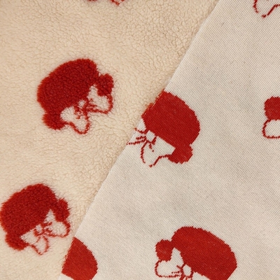 100% 폴리에스테르 셰르파 구성 방사는 쟈카드 650gsm 288F를 염색시켰습니다