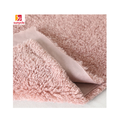 테디는 곱슬곱슬한 셰르파 털 구성 390gsm 188F 58 60을 지닙니다